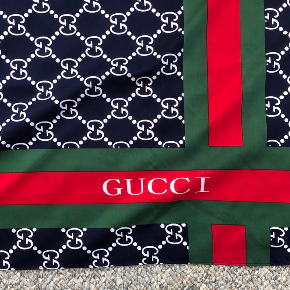 GUCCI Silk Scarf - Picture 2 of 5